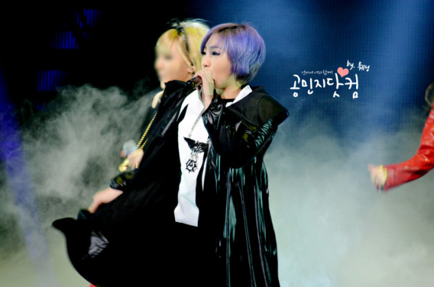 2NE1 & Gummy's concert: « Going Together » 20130223minzy-4